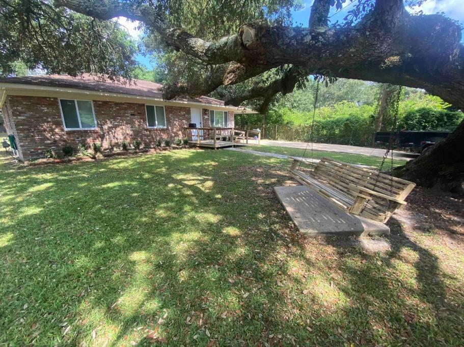 Feels Like Home Escape, 1/2 Mile To Beach Gulfport Exterior foto