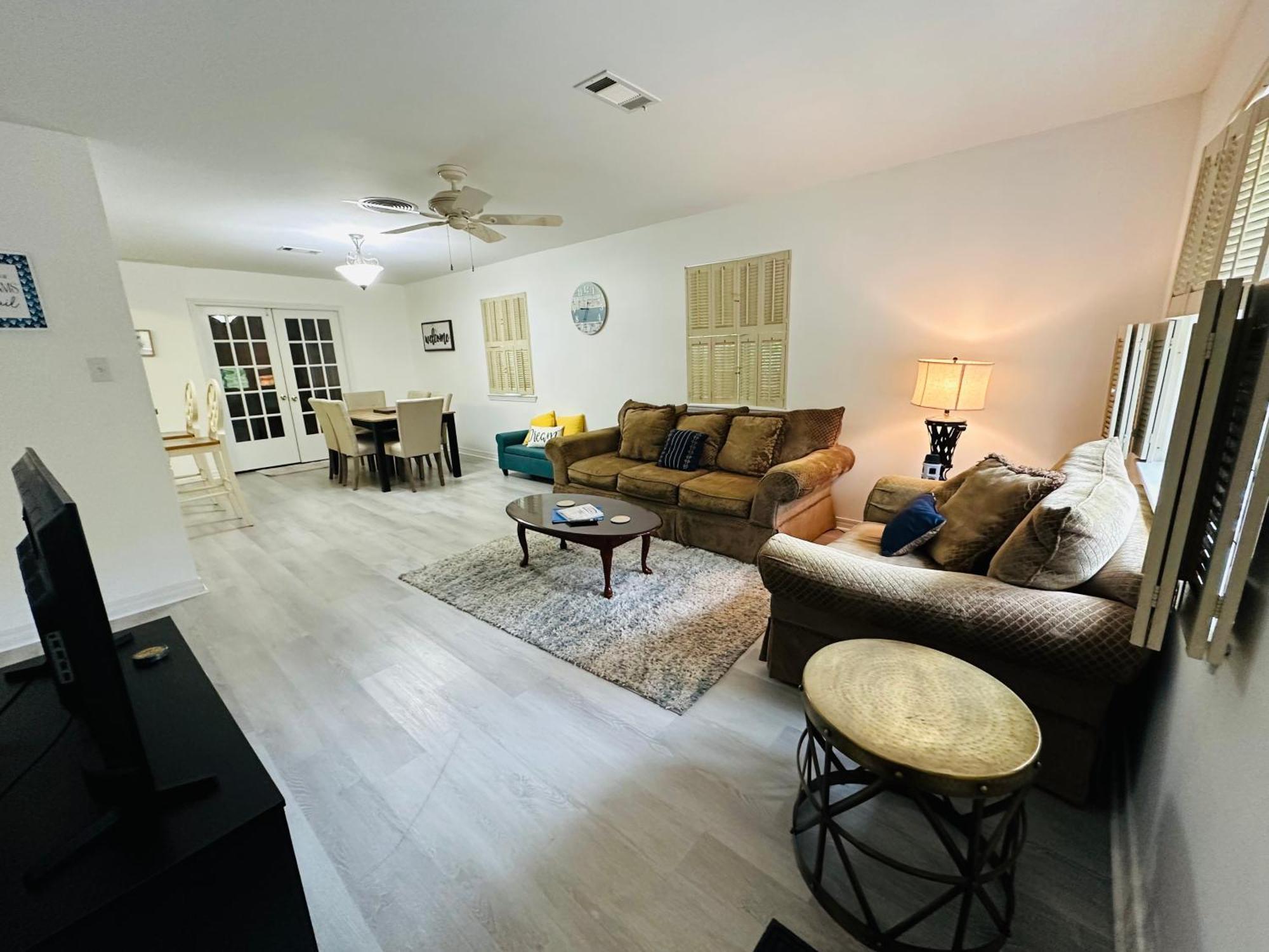 Feels Like Home Escape, 1/2 Mile To Beach Gulfport Exterior foto